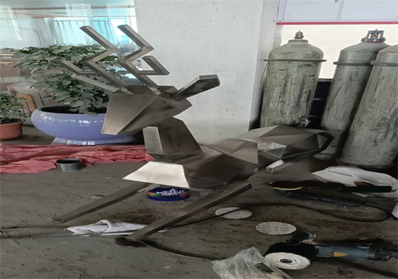 成都不鏽鋼雕塑（sù）